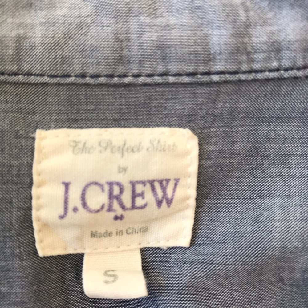 J. Crew factory chambray camp shirt  perfect shirt - Picture 7 of 8